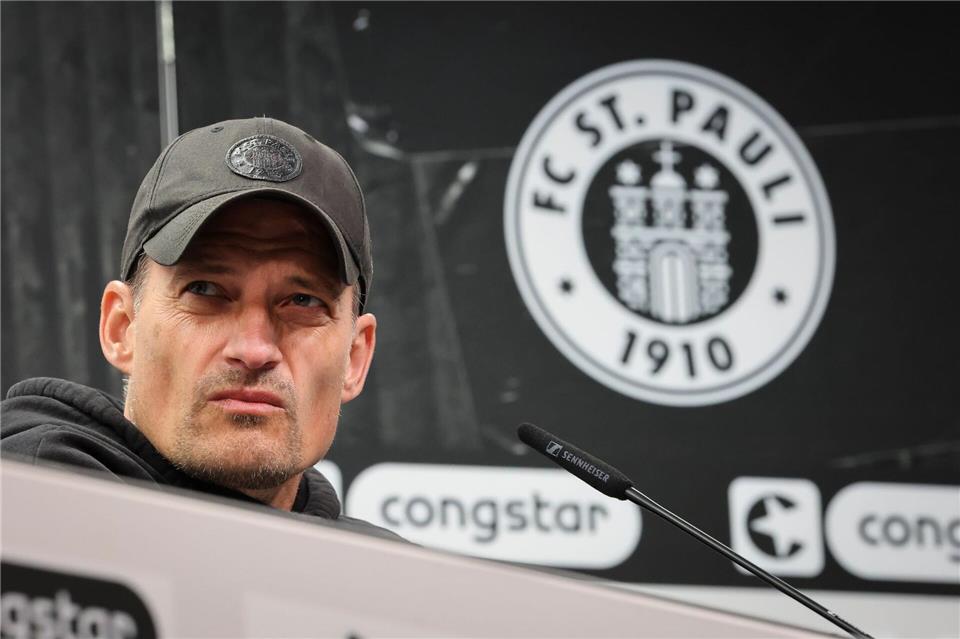 Trainer Alexander Blessin und der FC St. Pauli gehen wohl getrennte Wege. (Archivbild)Christian Charisius/dpa