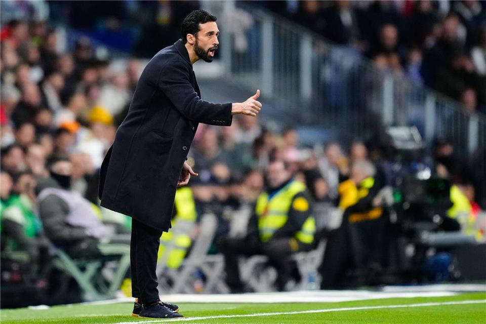 Trainer Álvaro Arbeloa steht bei Real Madrid in der Kritik. (Archivbild)Jose Breton/AP/dpa