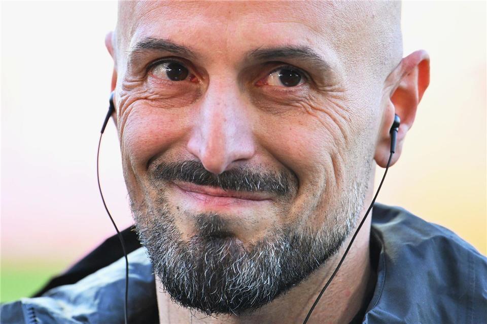 Trainer Antonio Di Salvo freut sich auf das Duell mit Griechenland.Swen Pförtner/dpa