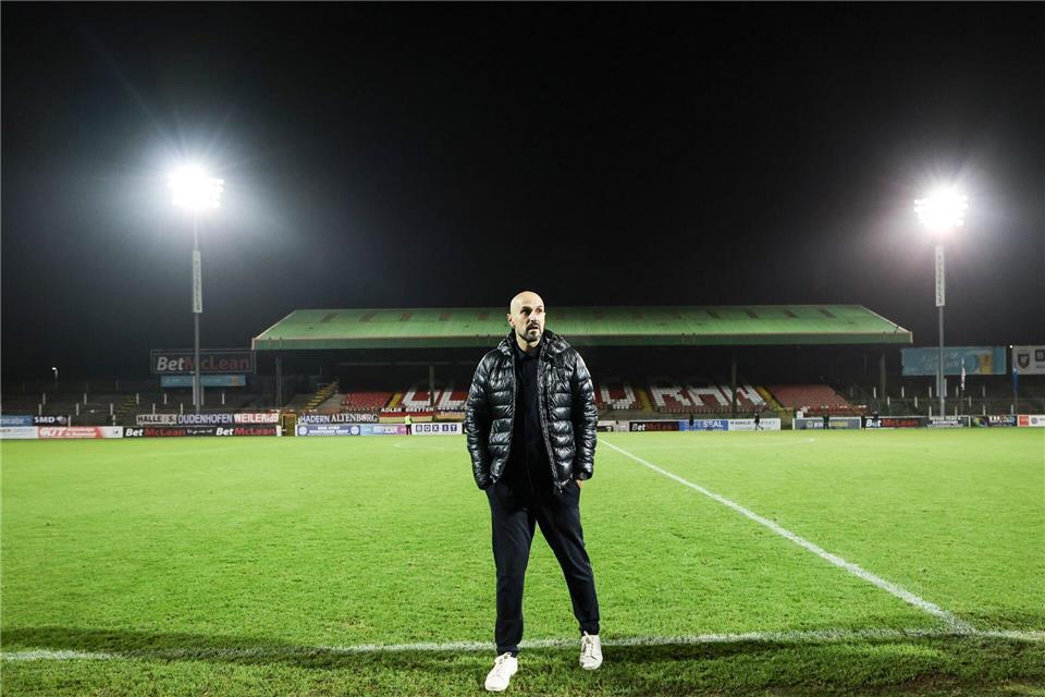 „Verrückte“ U21-Länderspieltage - Fragen nach Nagelsmann Trainer Antonio Di Salvo ist nach dem Spiel „erleichtert und gealtert“.Christian Charisius/dpa