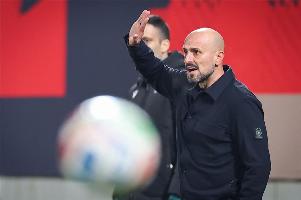 Trainer Antonio Di Salvo war nach dem Sieg zufrieden.Daniel Karmann/dpa