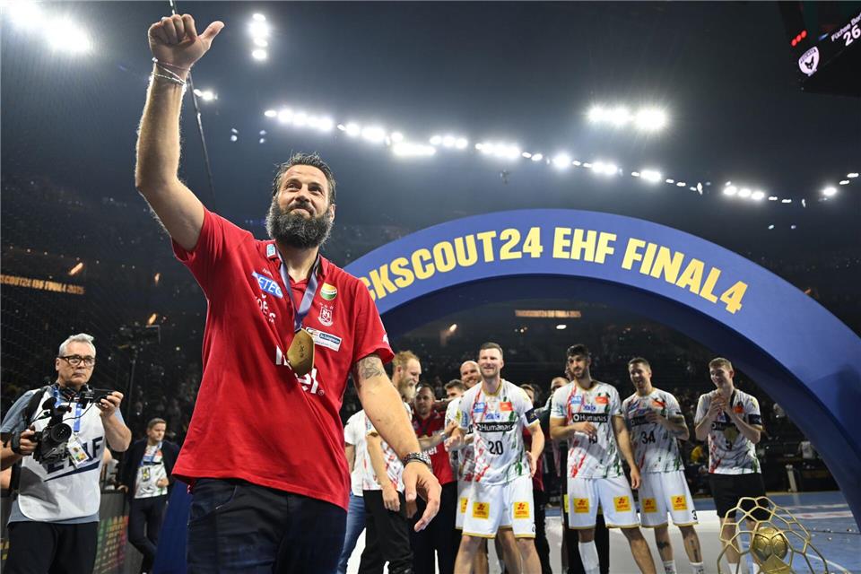 Trainer Bennet Wiegert kann mit dem SC Magdeburg zum vierten Mal in Serie das Final4 in der Champions League erreichen. (Archivbild)Marius Becker/dpa