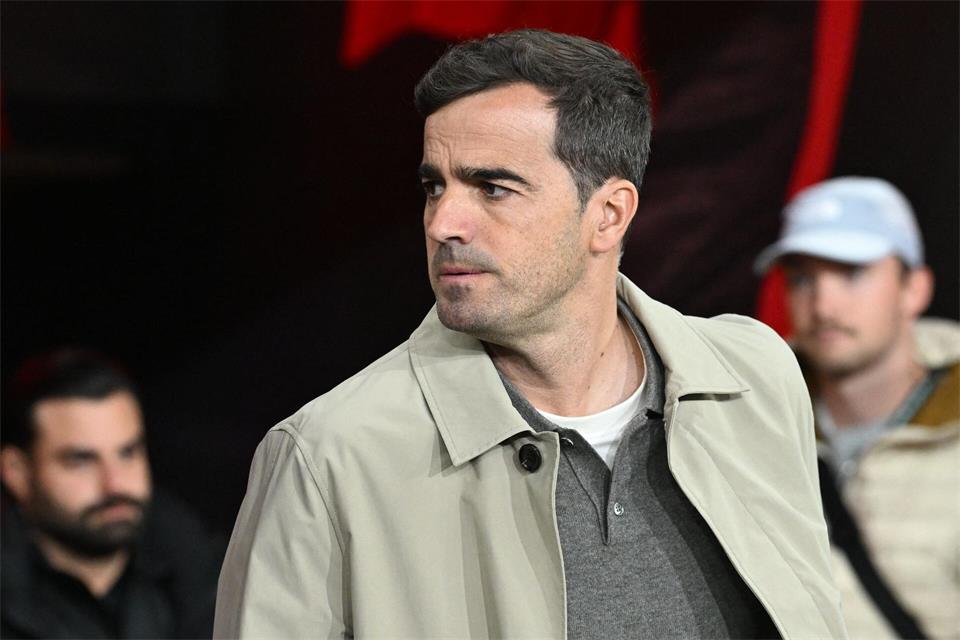 Trainer Carles Martinez empfängt mit Bayer Leverkusen den VfB Stuttgart. (Archivbild)Federico Gambarini/dpa