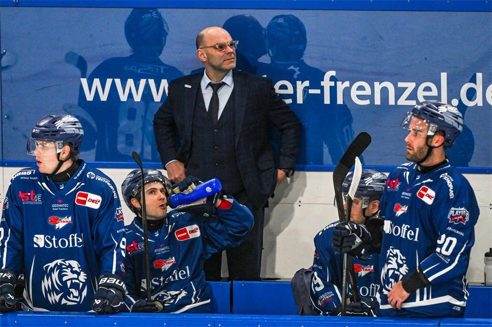 Trainer Craig Woodcroft hofft wie der Verein auf eine schnelle Genesung von Kukuk. (Archivbild)Armin Weigel/dpa