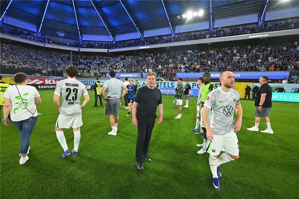 Trainer Dieter Hecking und Christian Eriksen sind geknickt.Swen Pförtner/dpa