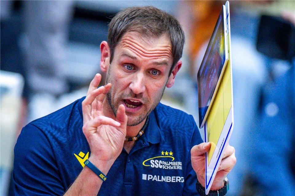 Trainer Felix Koslowski vom SSC Palmberg Schwerin.Jens Büttner/dpa