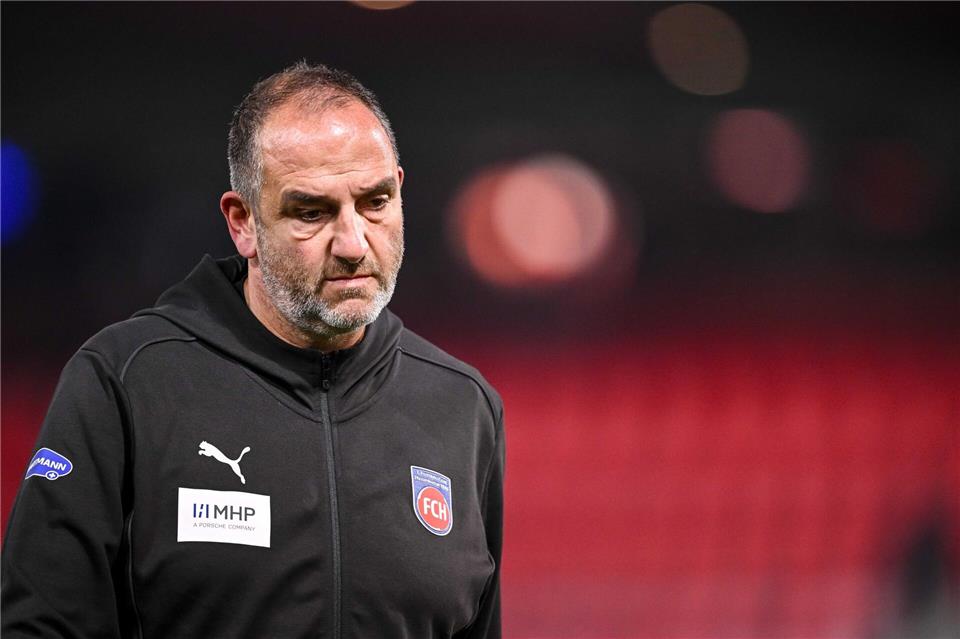 Schmidt in Rage: Heidenheim-Coach verteidigt seine Rotation Trainer Frank Schmidt und der 1. FC Heidenheim sind am Samstag bei Holstein Kiel zu Gast.Harry Langer/dpa