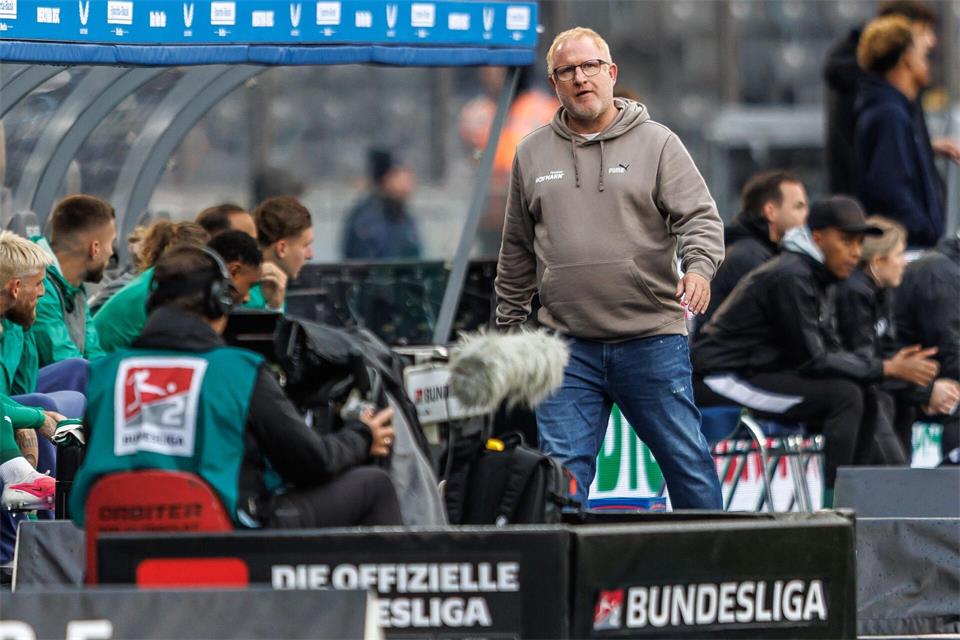 Trainer Heiko Vogel hofft auf einen Auswärtssieg.  (Archivbild)Andreas Gora/dpa