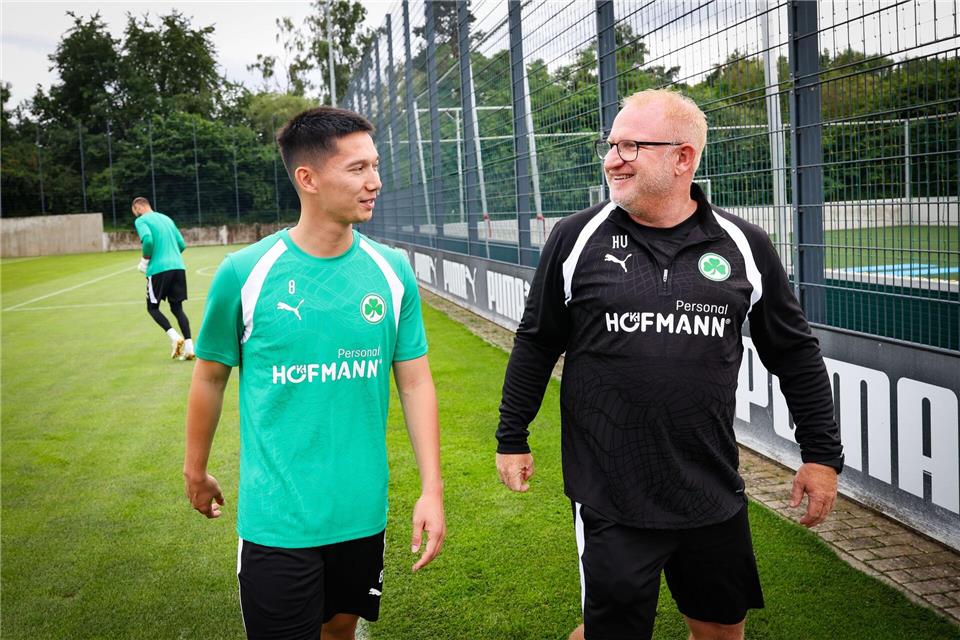 Trainer Heiko Vogel (r) hofft auf eine erfolgreichere Saison.Daniel Löb/dpa