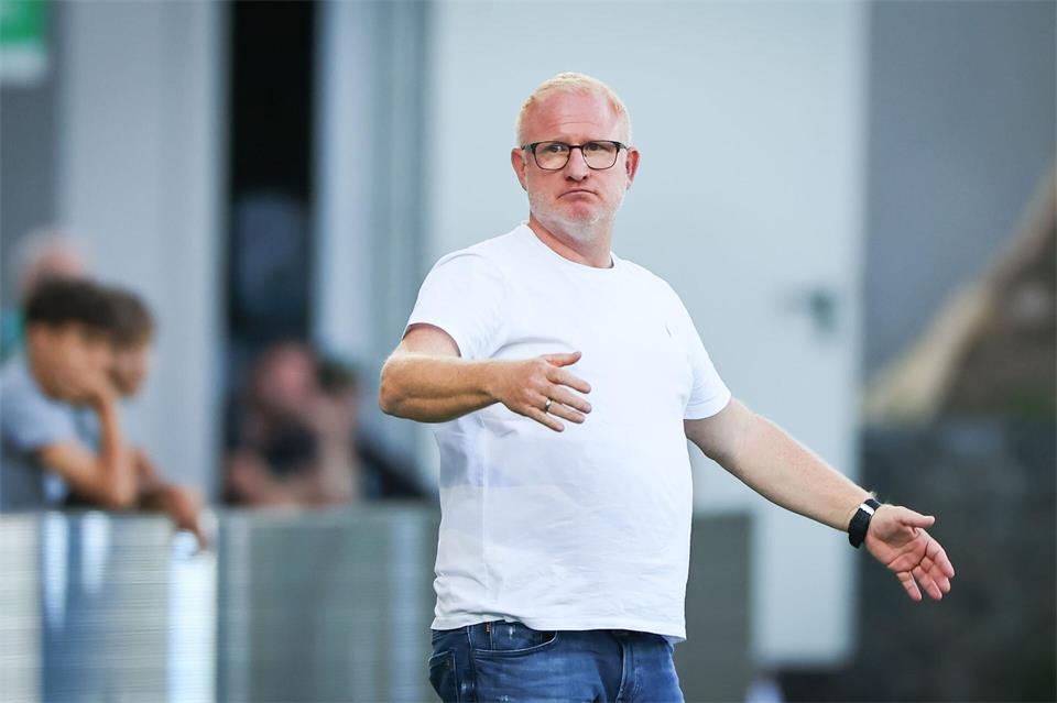 Trainer Heiko Vogel von SpVgg Greuther Fürth muss beim verlustpunktfreien Spitzenreiter Hertha BSC bestehen. (Archivbild).Daniel Karmann/dpa
