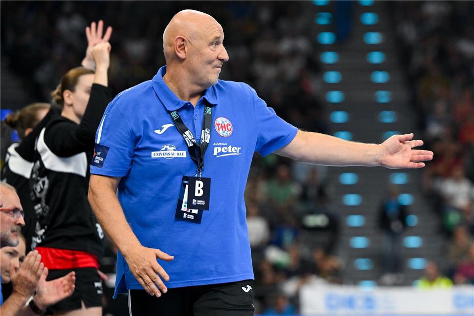 Trainer Herbert Müller holt erstmals eine Ägypterin ins Tor des THC. (Archivbild)Sven Hoppe/dpa