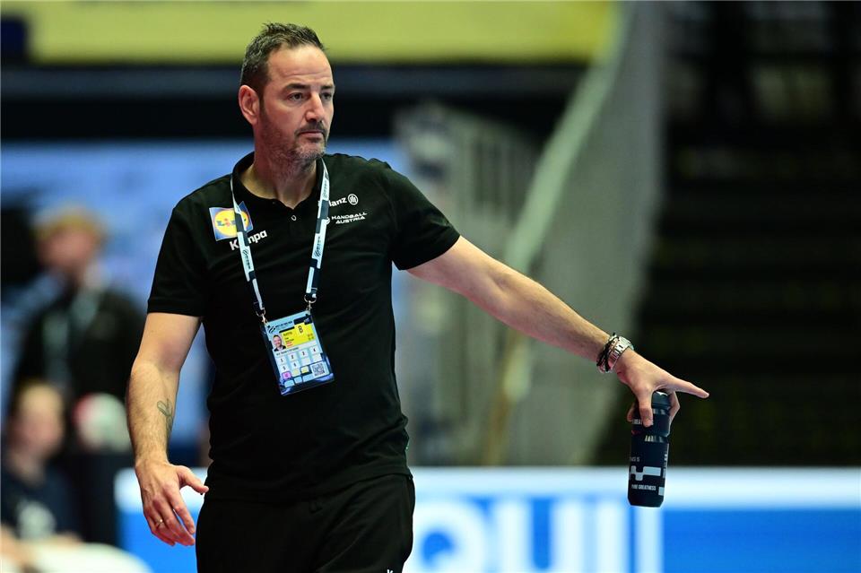 Trainer Iker Romero führte die SG BBM Bietigheim zurück in der Bundesliga. (Archivbild)Sina Schuldt/dpa