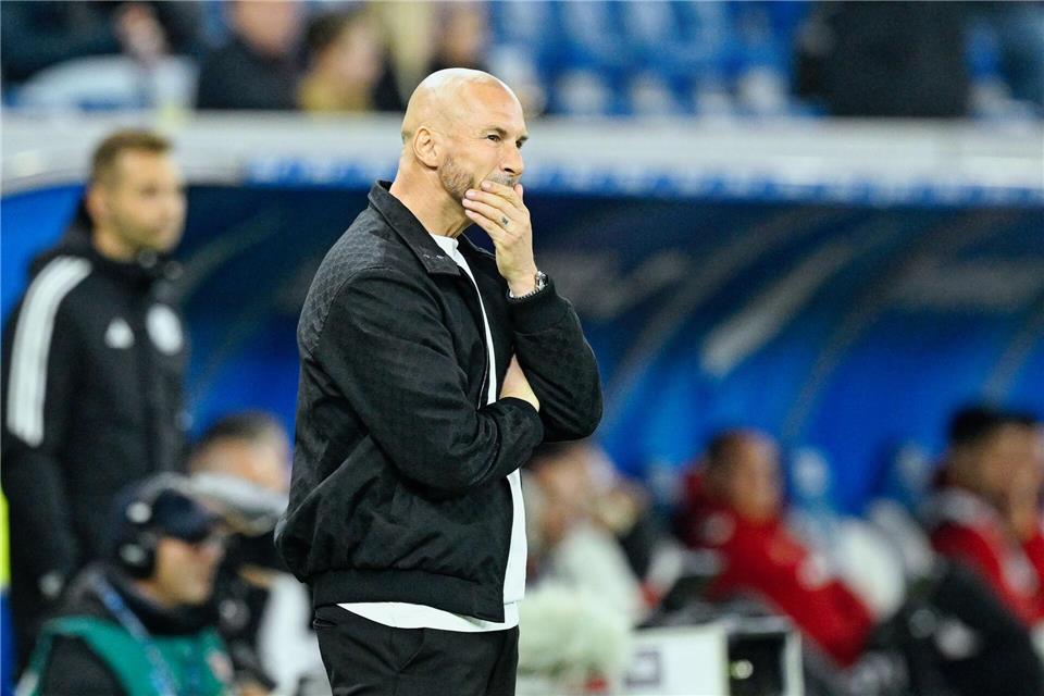 Trainer Ilzer wartet seit über einem Monat auf einen Bundesligasieg mit der TSG Hoffenheim. (Archivbild)Uwe Anspach/dpa