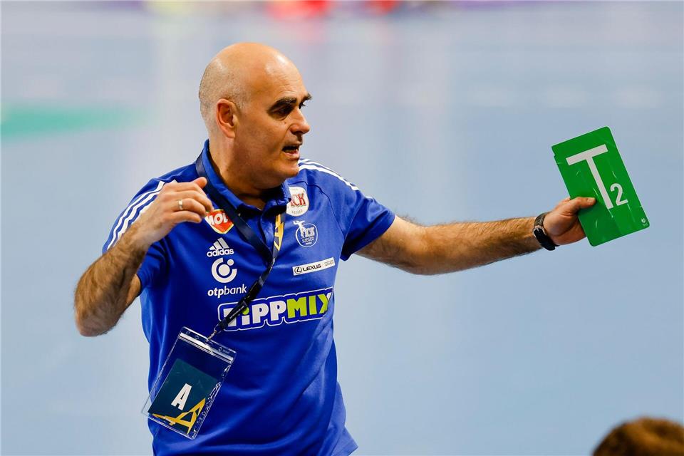 Trainer Juan Carlos Pastor und die TSV Hannover-Burgdorf hatten im Viertelfinal-Rückspiel Heimrecht. (Archivbild)Frank Molter/dpa
