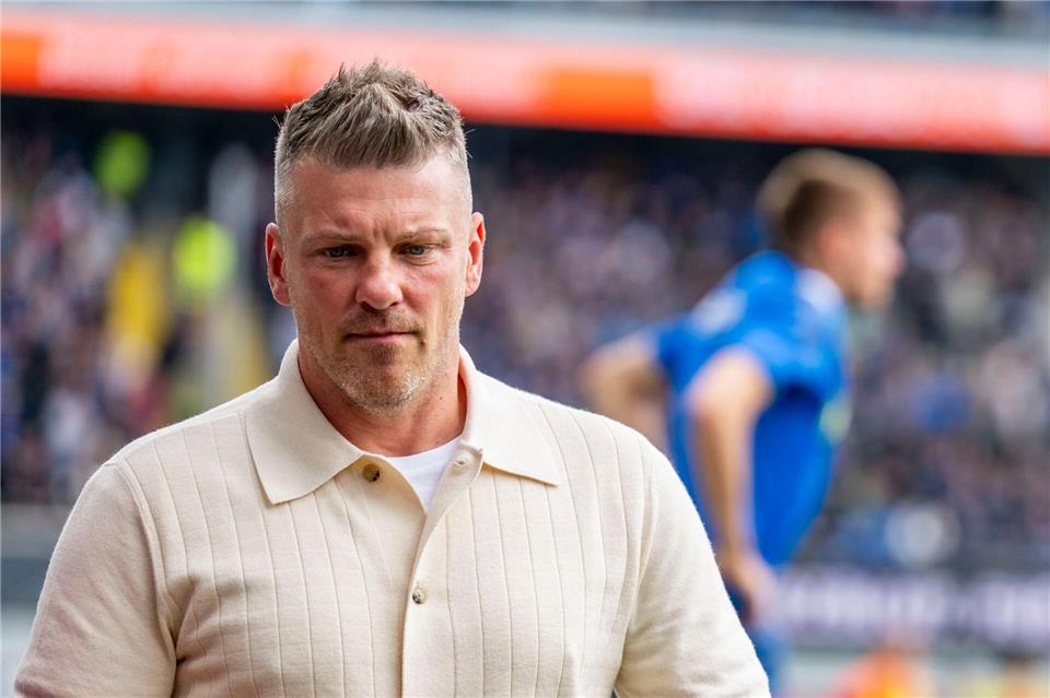 Trainer Lukas Kwasniok verlässt den SC Paderborn zum SaisonendeDavid Inderlied/dpa