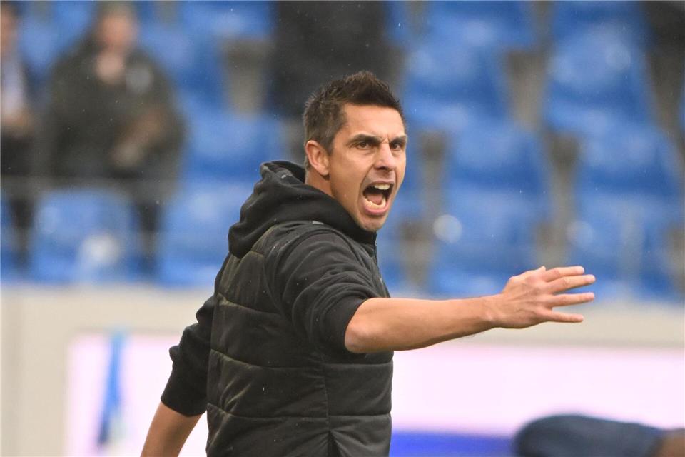 Trainer Marcel Rapp steht bei Holstein Kiel unter Druck. Uli Deck/dpa