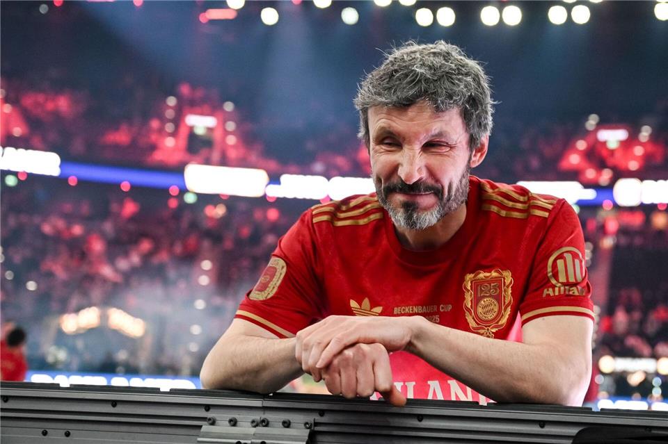 Trainer Mark van Bommel soll die belgische Fußball-Nationalmannschaft zur EM 2028 führen. (Archivbild) Harry Langer/dpa