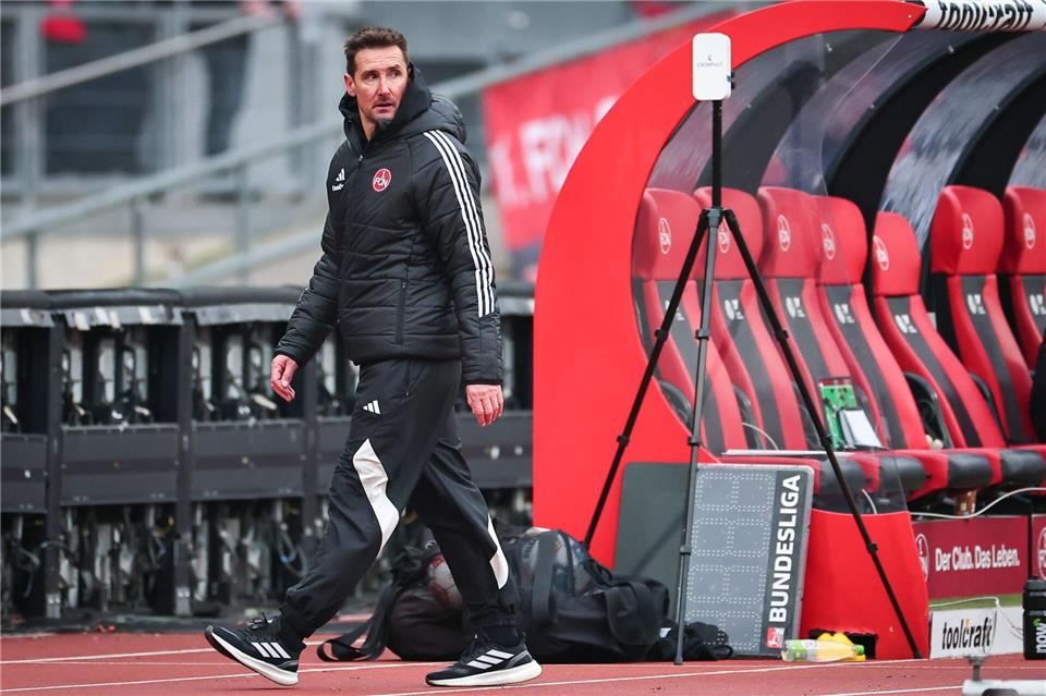 Trainer Miroslav Klose hofft auf einen Erfolg in Paderborn. (Archivbild)Daniel Karmann/dpa
