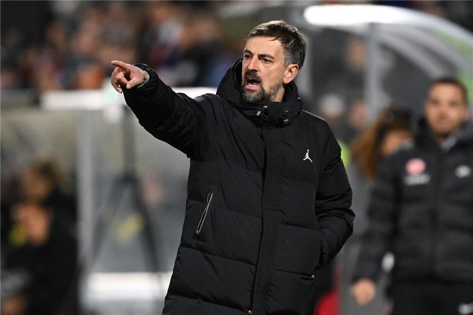 Trainer Niko Arnautis will mit Eintracht Frankfurt ins Viertelfinale des Women’s Europa Cup. (Archivbild)Arne Dedert/dpa