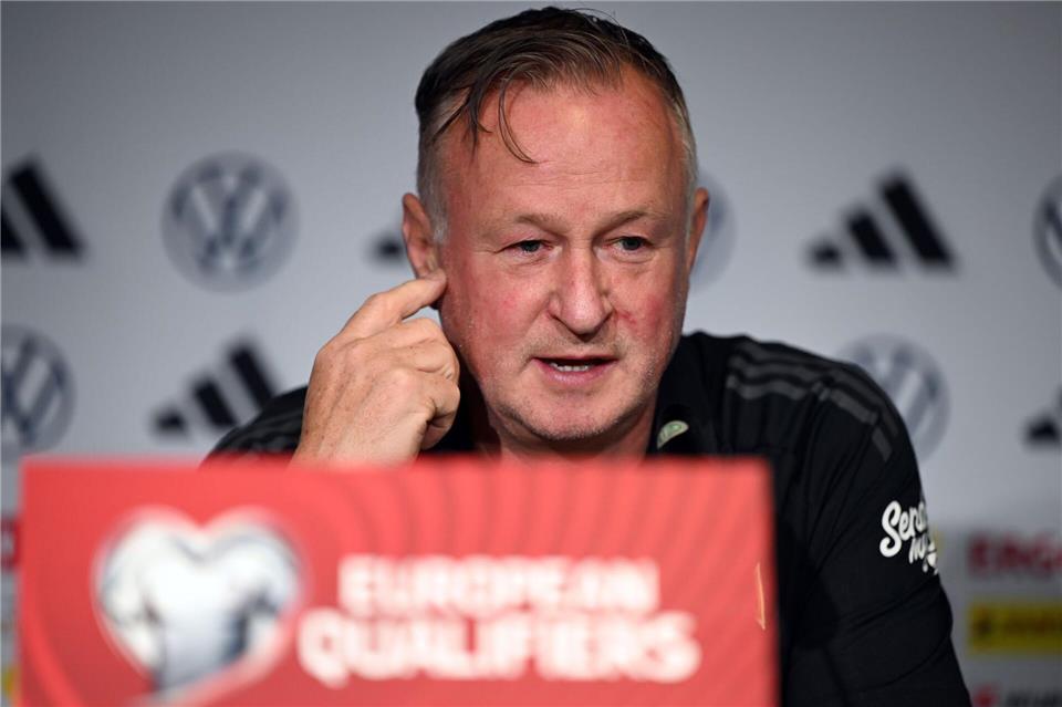 Nordirlands Coach: Deutschland noch Fußball-Supermacht Trainer O’Neill erinnerte an große Tage des nordirischen Fußballs. Federico Gambarini/dpa