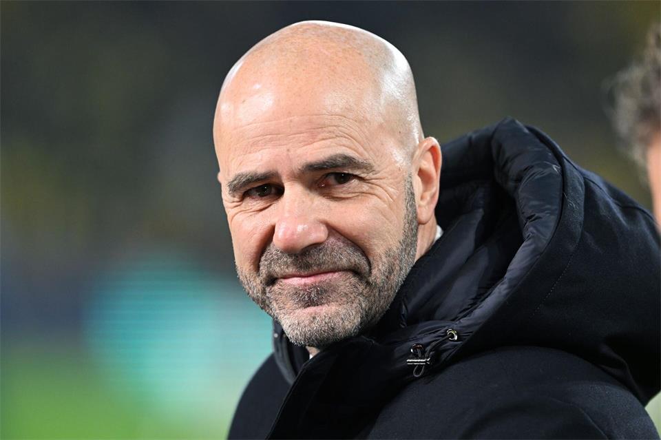 Trainer Peter Bosz von PSV Eindhoven will in Leipzig punkten. (Archivbild)Federico Gambarini/dpa