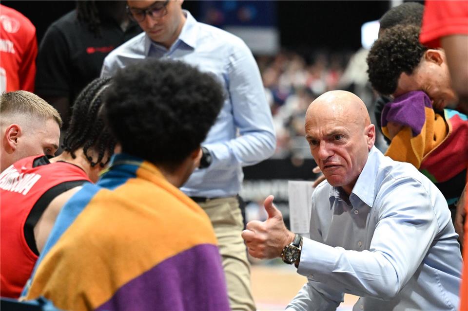 Trainer Rodrigo Pastore erlebte eine unglückliche Niederlage des Basketball-Bundesligisten Niners Chemnitz zum Eurocup-Start bei Panionios Athen.Hendrik Schmidt/dpa