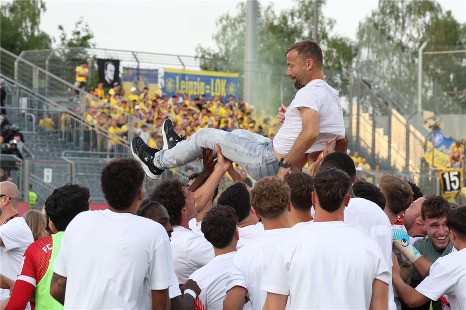 Trainer Schiele ist Würzburgs Aufstiegsheld.Karl-Josef Hildenbrand/dpa