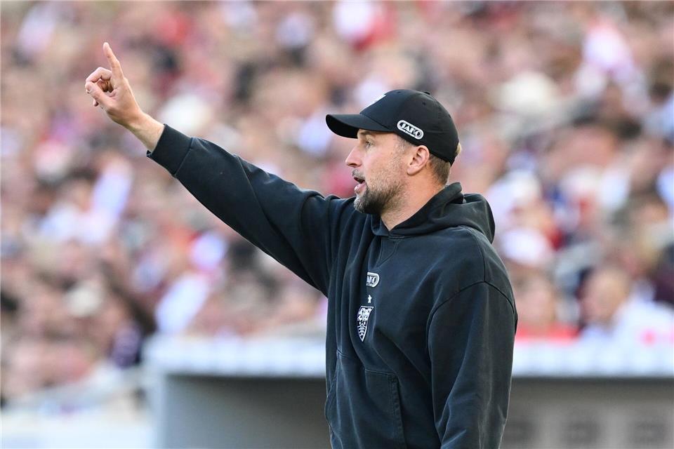 Trainer Sebastian Hoeneß und der VfB Stuttgart richten den Fokus auf den Saison-Endspurt.Bernd Weißbrod/dpa