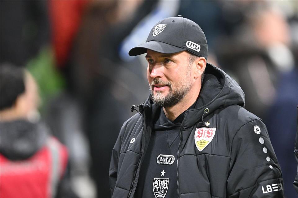Trainer Sebastian Hoeneß und der VfB sind am Samstag in Leverkusen zu Gast. (Archivbild)Carmen Jaspersen/dpa