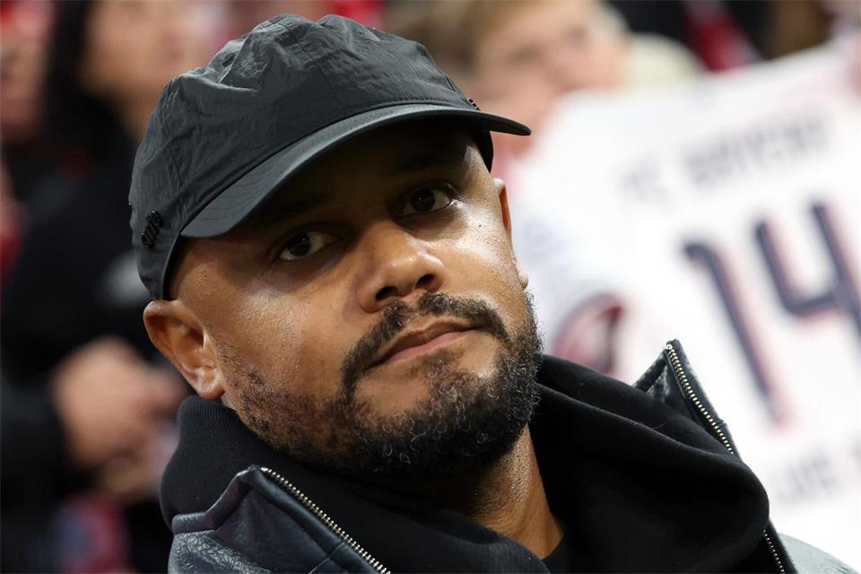 Trainer Vincent Kompany hat Geduld mit dem Supertalent.Karl-Josef Hildenbrand/dpa