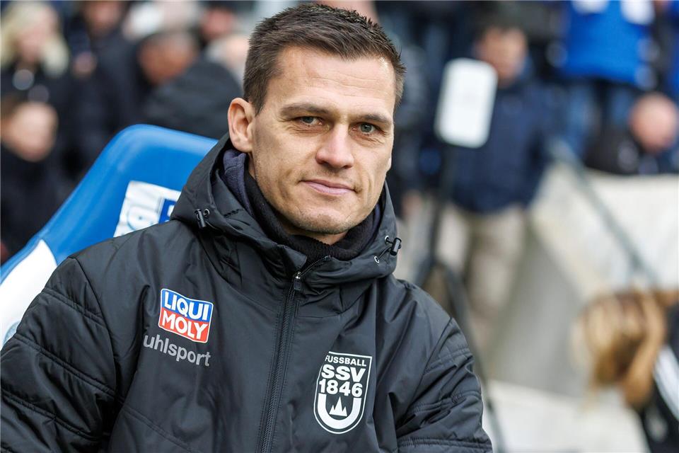 Trainer Wörle will den Erfolgsweg mit dem SSV Ulm mindestens bis 2027 fortsetzen.Andreas Gora/dpa