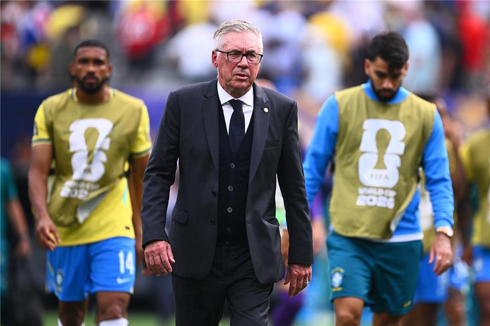 Trainer beim frühesten WM-Aus Brasiliens seit 36 Jahren: Carlo Ancelotti.Tom Weller/dpa