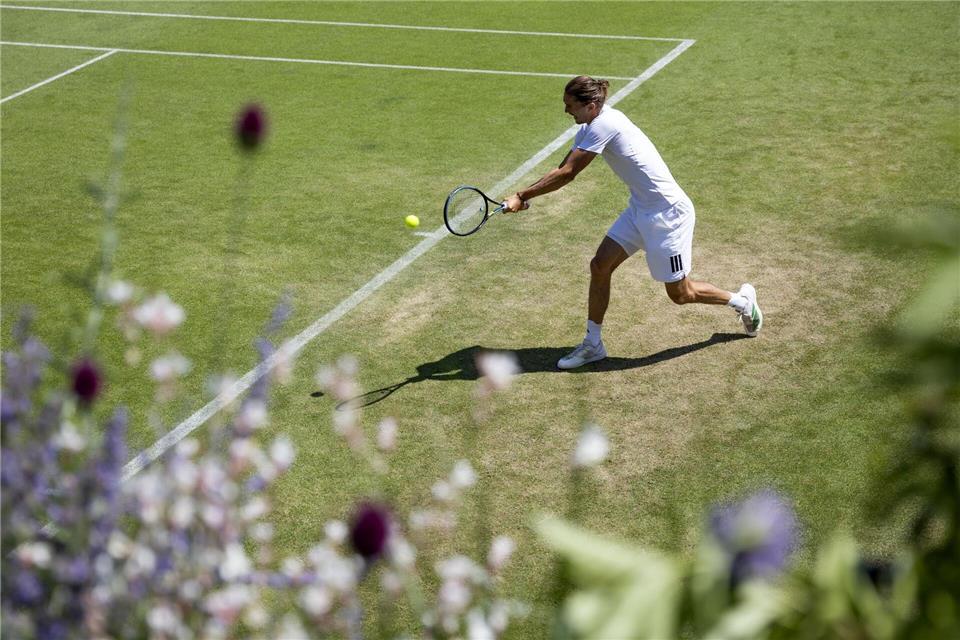 Training für den Wimbledon-Start: Alexander Zverev.Peter Klaunzer/KEYSTONE/dpa