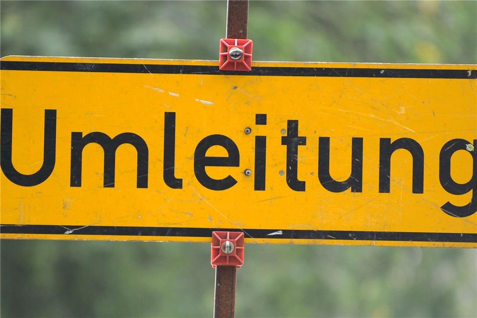 Tram, Fußgänger und Radfahrer sind von den Bauarbeiten nicht betroffen. (Archivbild)Tim Brakemeier/dpa