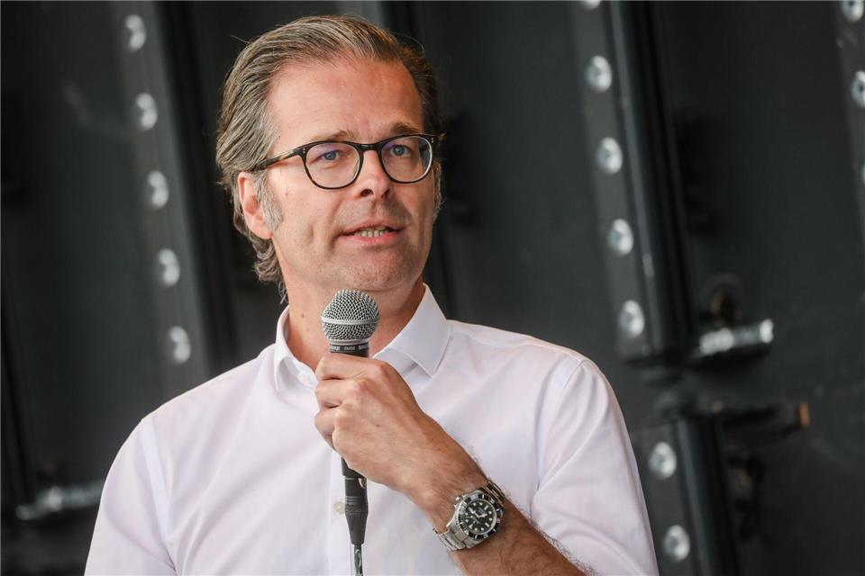 Traut dem KSC eine Menge zu: Präsident Holger Siegmund-Schultze. (Archivbild)Christoph Schmidt/dpa