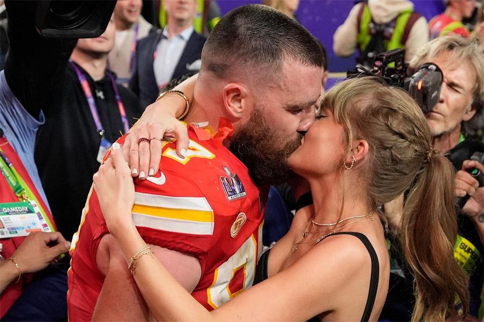 Travis Kelce und Taylor Swift gaben sich Anfang Juli das Ja-Wort. (Archivbild)John Locher/AP/dpa