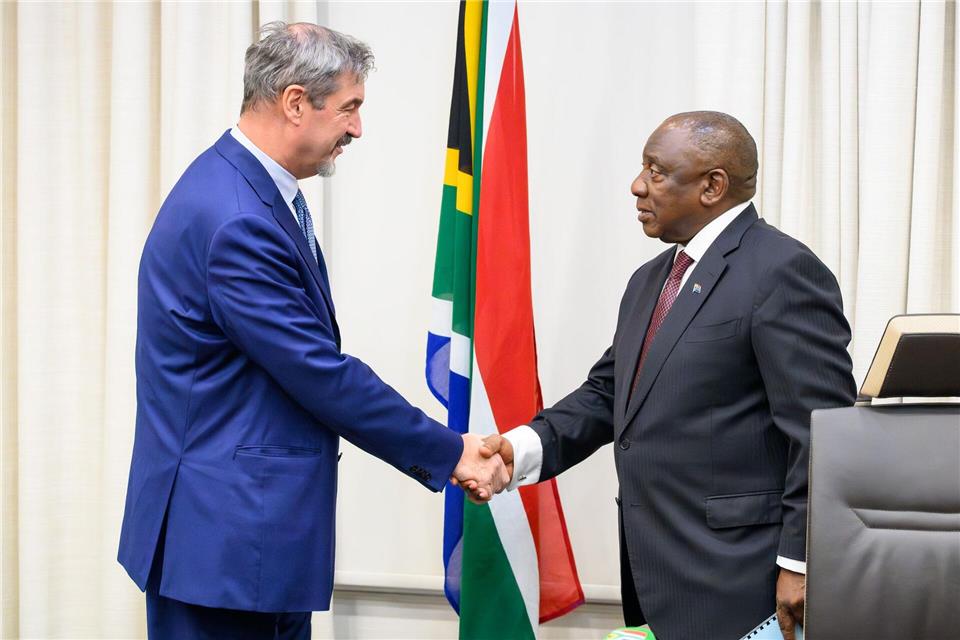Treffen mit dem südafrikanischen Präsidenten: Markus Söder ist in Kapstadt.Jörg Koch/Staatskanzlei-Pool/dpa