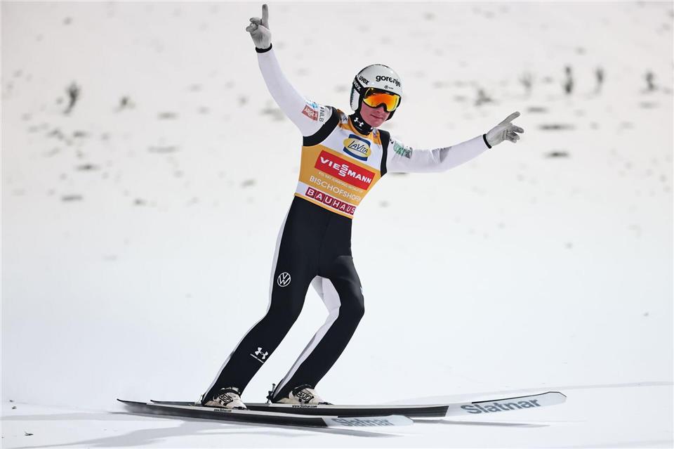 Triumph perfekt: Prevc jubelt in Bischofshofen.Daniel Karmann/dpa