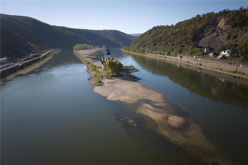 Trockenheit und hohe Temperaturen haben den Pegelstand sinken lassen. (Archivbild)Thomas Frey/dpa