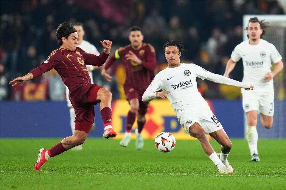 Trotz Niederlage bei AS Rom steht Eintracht Frankfurt im Achtelfinale der Europa League. Giuseppe Maffia/dpa
