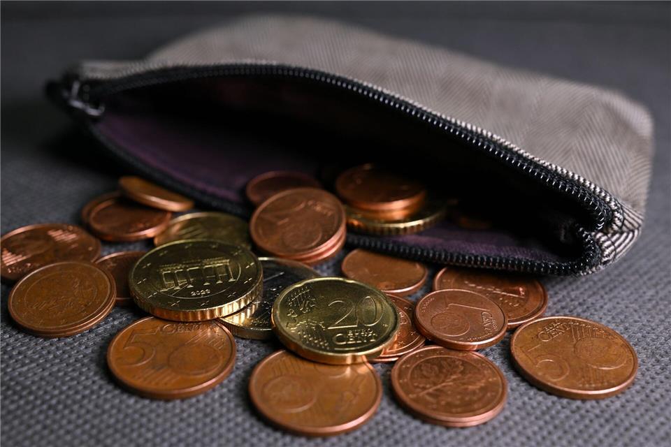 Trotz der Zunahme weist der Südwesten mit 6,88 Prozent die zweitniedrigste Überschuldungsquote in Deutschland auf.Martin Schutt/dpa