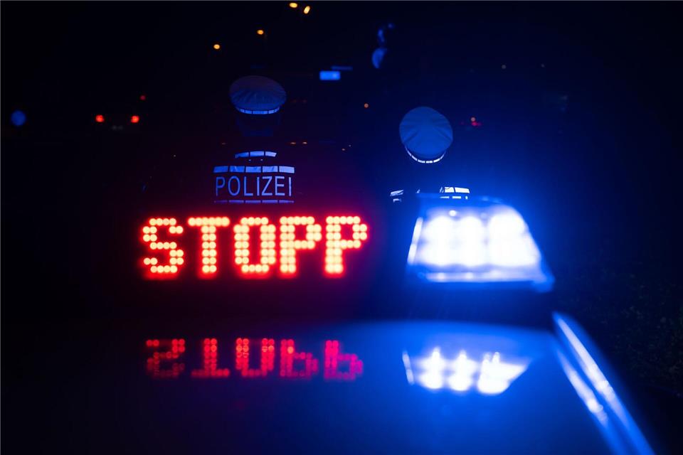 Trotz eindeutiger Aufforderung hielt der Jugendliche nicht an. (Symbolbild)Marijan Murat/dpa