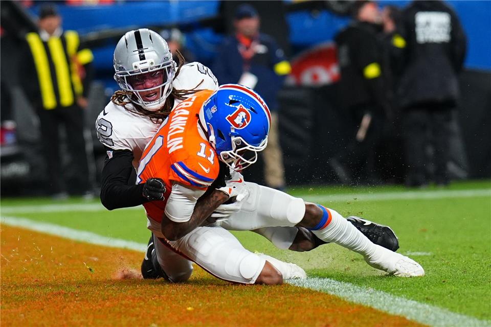 Troy Franklin (vorne) fing den einzigen Touchdown der Broncos.Jack Dempsey/AP/dpa