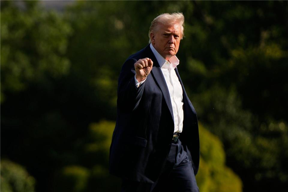 Trump blickt zuversichtlich auf die aktuellen Verhandlungen zu einem Ende des Gaza-Kriegs. Julia Demaree Nikhinson/AP/dpa