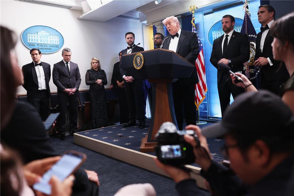 Trump briefte die Presse nach dem Vorfall.Tom Brenner/AP/dpa