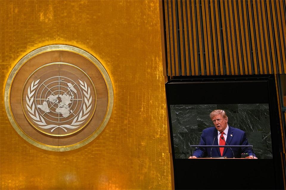 Trump drohte dem Iran während seiner Rede wiederholt.Seth Wenig/AP/dpa