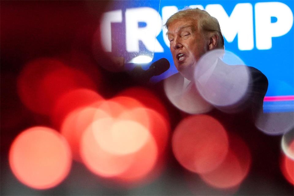 Trump findet nach wie vor, er sollte den Friedensnobelpreis bekommen. Julia Demaree Nikhinson/AP/dpa