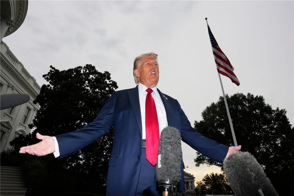 Trump fordert Israel auf, die Bombardierung des Gazastreifens zu stoppen. (Archivbild)Alex Brandon/AP/dpa