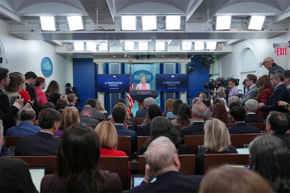 Trump geht immer wieder gegen ihm missliebige Medien vor. (Archivbild)Julia Demaree Nikhinson/AP/dpa