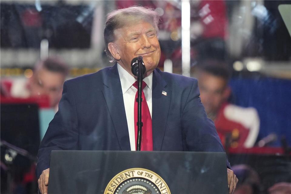 Trump lobt zum Auftakt der Feierlichkeiten vor allem seine eigene Politik. Alex Brandon/AP/dpa